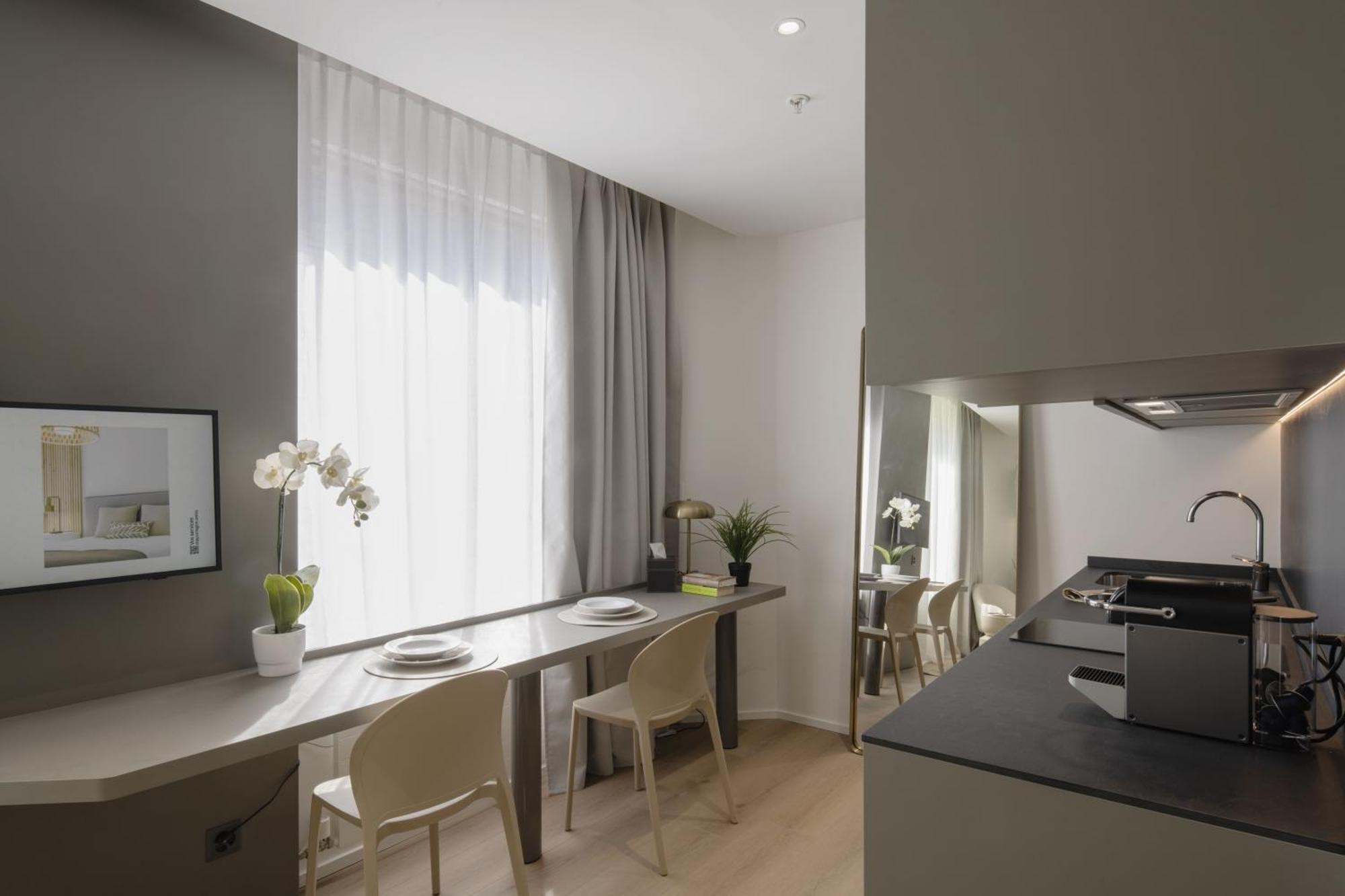 Octagon - Self Check In By Homenhancement