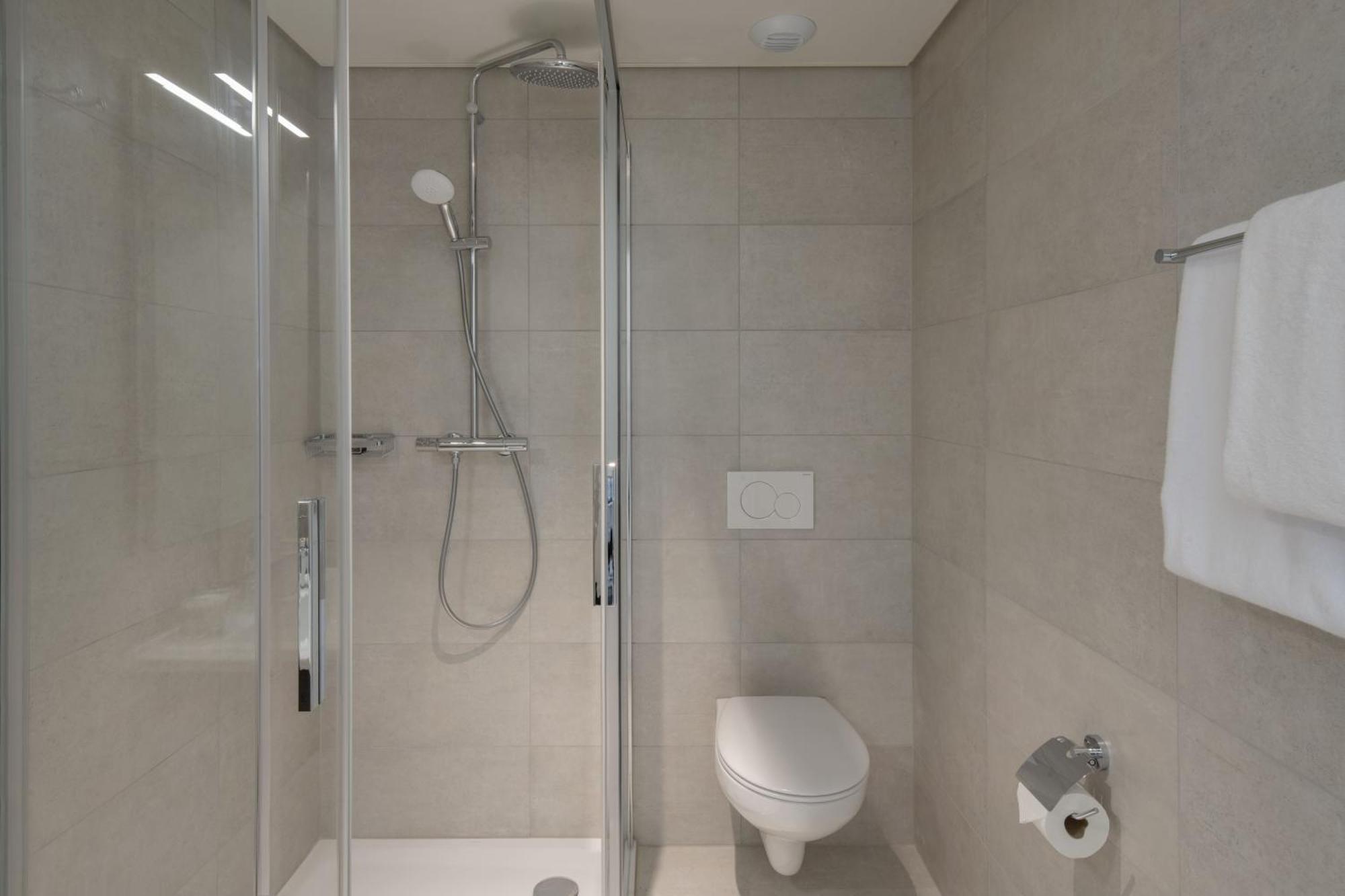 Octagon - Self Check In By Homenhancement * Ginebra