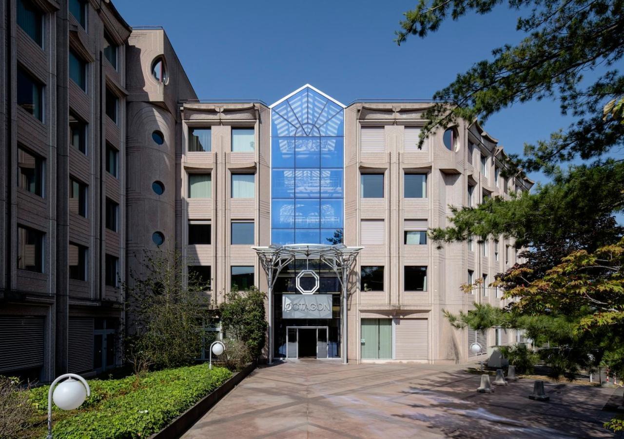 Octagon - Self Check In By Homenhancement * Genève